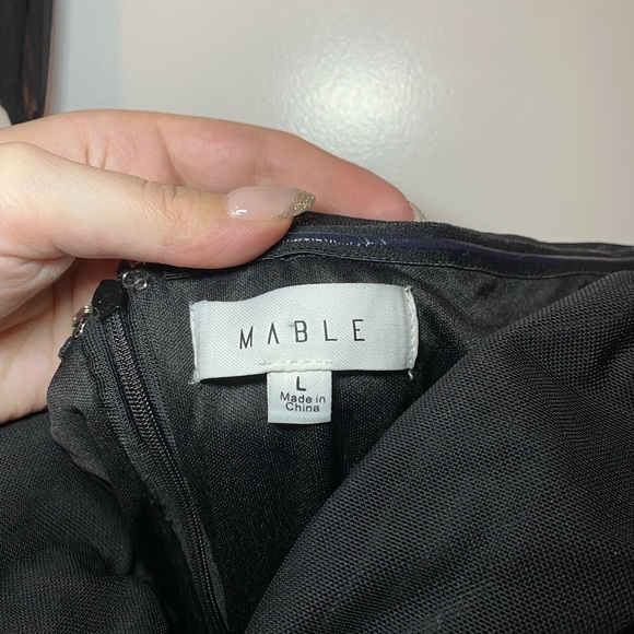 Sweetheart Neckline Off the shoulder, black dress, with mesh overlay - Picture 3 of 3